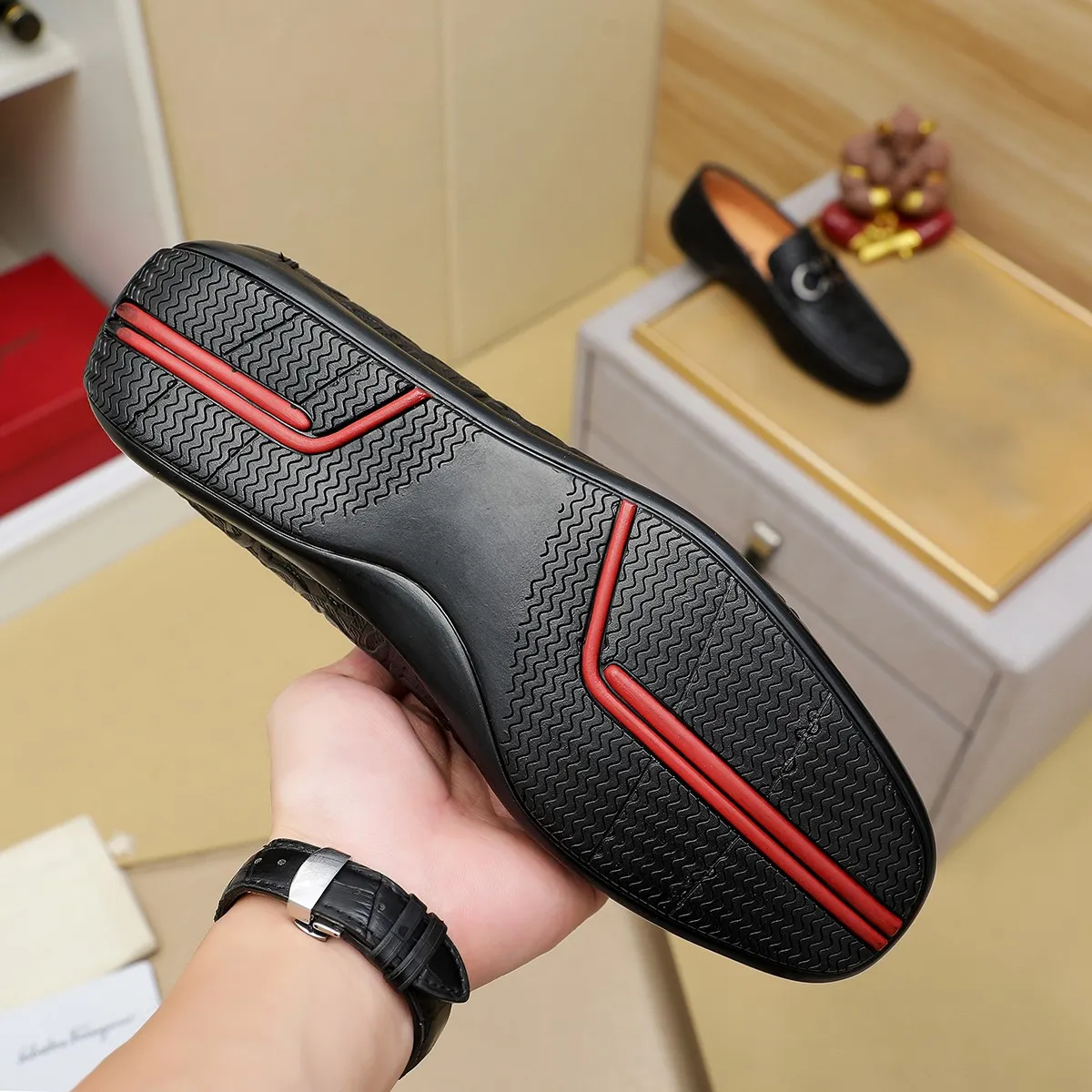 Men's shoes 💰360 🕷🕷【Ferragamo】Ferragamo Popular fashionable casual slip-on shoes🇨🇳Official website counter 1:1 production, original mold opening💯Good quality visible, imported high-end first-layer calfskin, luxurious pigskin lining🌿Very clear texture, high-quality waterproof, non-slip and wear-resistant outsole🎋High quality and low price, truly handmade🍓Color, code number 38-45
